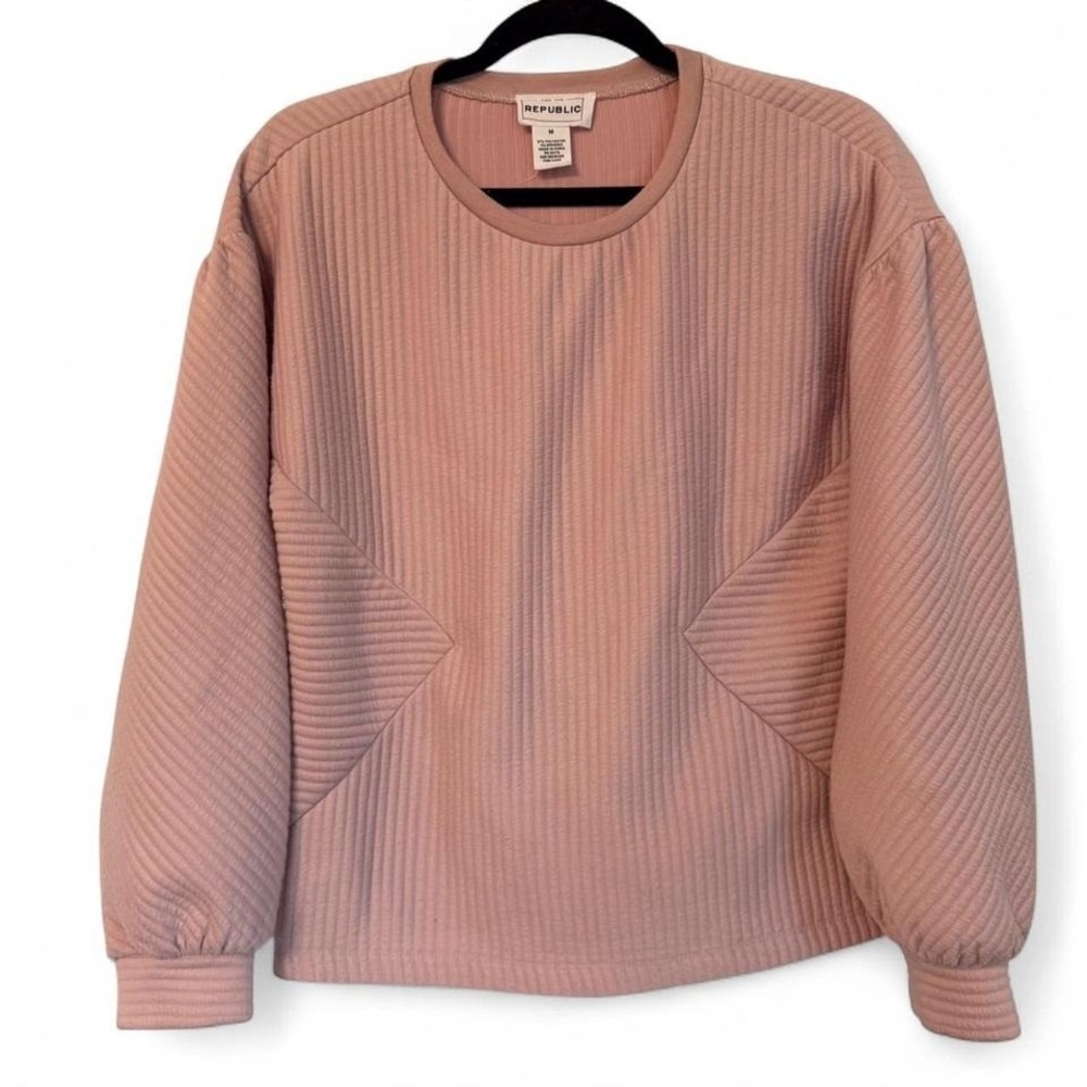 For The Republic Blush Pink Quilted Sweater‎ Size Medium Blouse